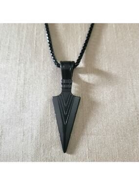 Men's Black arrow head point rounded box pearl chain pendant necklace